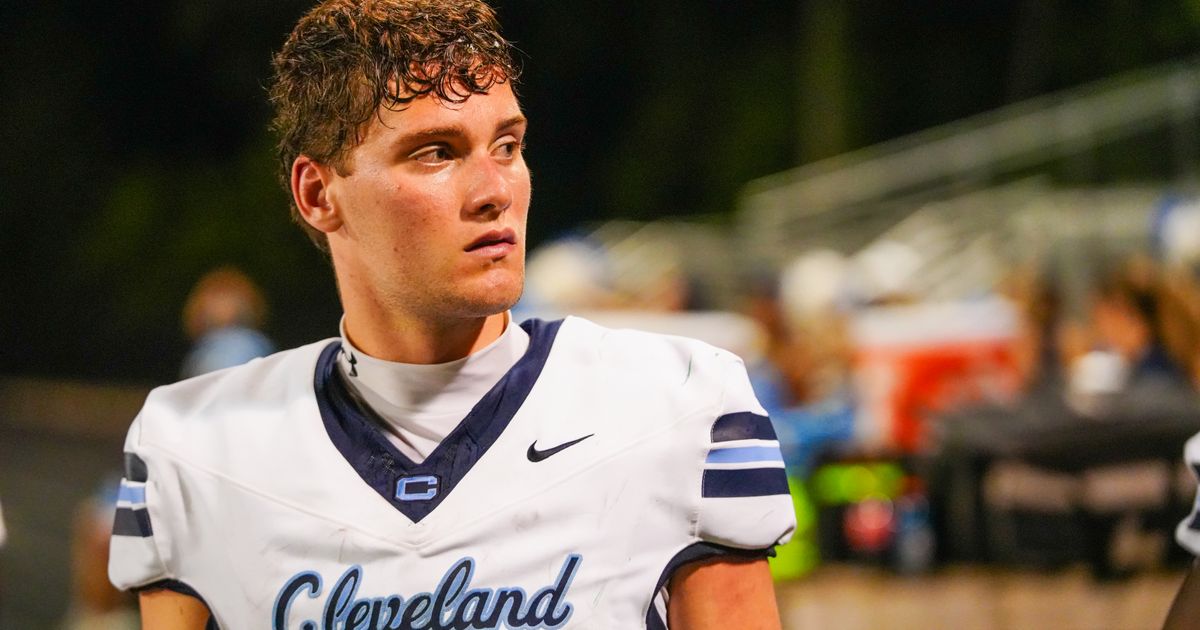 Cleveland remains perfect, rams past New Bern football