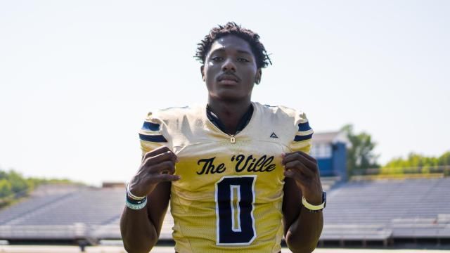Five-star 2026 football and basketball recruit Kendre Harrison of Reidsville High School poses for a photo shoot on August 23, 2023 (Photo: Evan Moesta/HighSchoolOT)