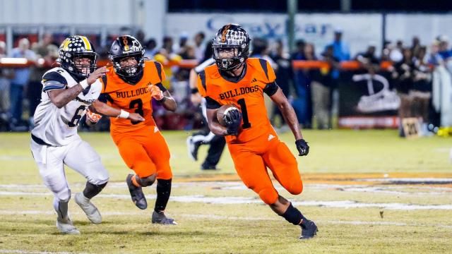 Jamarae Lamb (1) of Wallace-Rose Hill. Wallace-Rose Hill closed out the regular season with a 17-14 win over James Kenan on November 1, 2024 (Photo: Evan Moesta/HighSchoolOT)